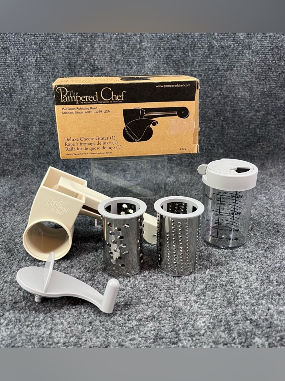 Pampered Chef Deluxe Cheese Grater  1275 & The Grate Container 1278 2 Barrels